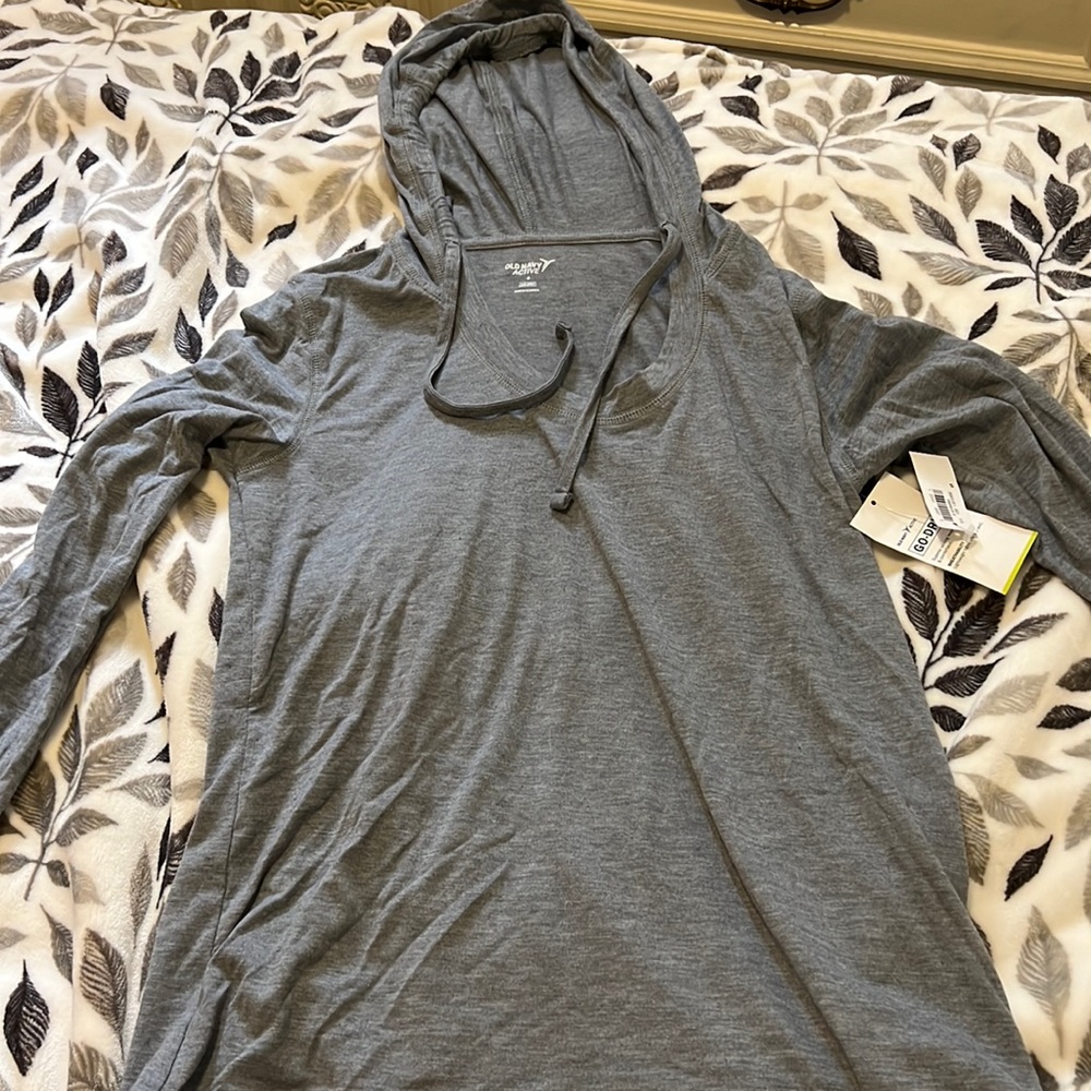 Active thin long sleeve with hoodie
